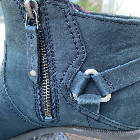 Teva Women’s Foxy Black Leather Booties 8.5 - Picture 6 of 14